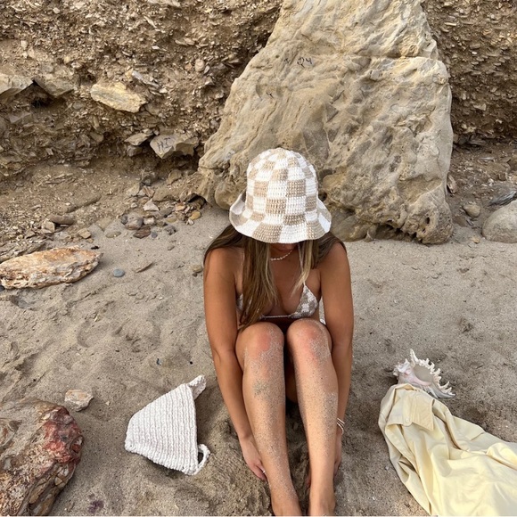 Petites Reveries Harmon Hat | Neutral crochet Hailey Bieber tan cream checkered main image 6